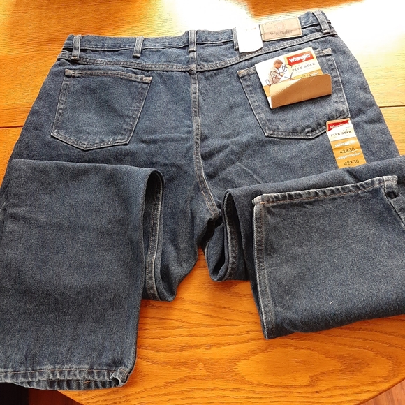 Mens  clothing - Picture 3 of 7